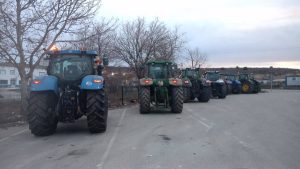 Cortes en la A-4 por las protestas de agricultores y una tractorada provocan retenciones en la M-600