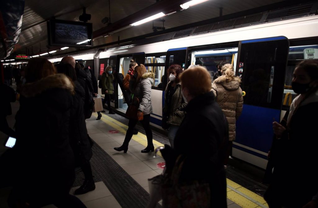 El Metro de Madrid y la EMT registraron casi un 50% menos de usuarios en febrero