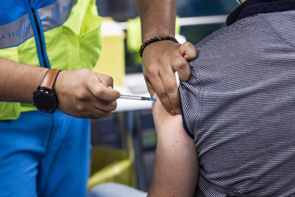 La Comunidad abrirá la vacunación a partir de 16 años a principios de la próxima semana