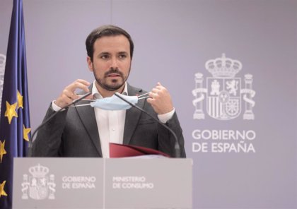 Garzón ve "erróneo" eliminar impuestos a la tragaperras y denuncia "nexos" del PP con el sector del juego