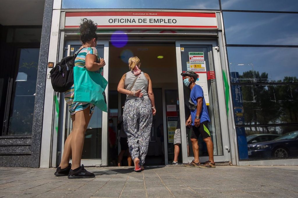 El paro en Madrid sube en 3.526 personas en agosto: 0,85% más y la contratación cae 26,7%