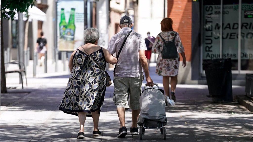 Más del 40% de los madrileños preferiría permanecer en su hogar con ayuda a domicilio en la vejez