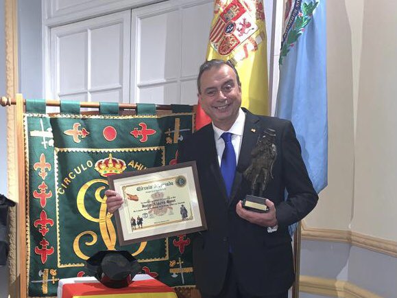 Distrito TV y Javier Algarra, premiados con el 'Círculo Ahumada' de 'Amigos de la Guardia Civil'