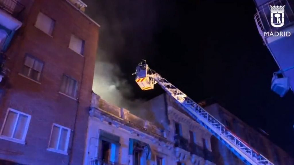 Controlado un incendio en un edificio de Tetuán que deja cuatro personas heridas, una con pronóstico reservado