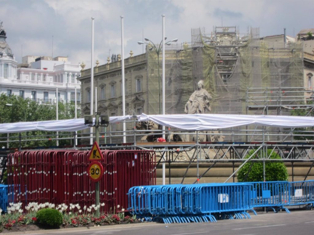 El Ayuntamiento prepara el vallado de Cibeles ante la posible coronación liguera del Real Madrid