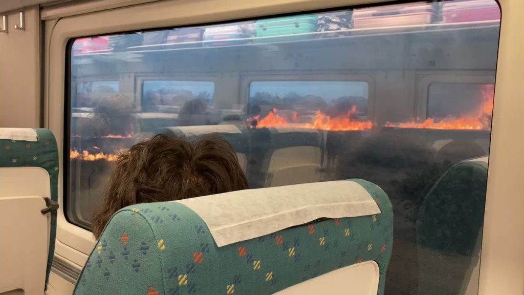 Renfe amplía la suspensión de las circulaciones ferroviarias entre Galicia y Madrid por un incendio