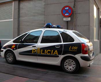 coche_policia_nacional_203796587[1].jpg