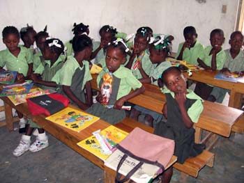 ninos-de-la-escuela-en-haiti[1].jpg