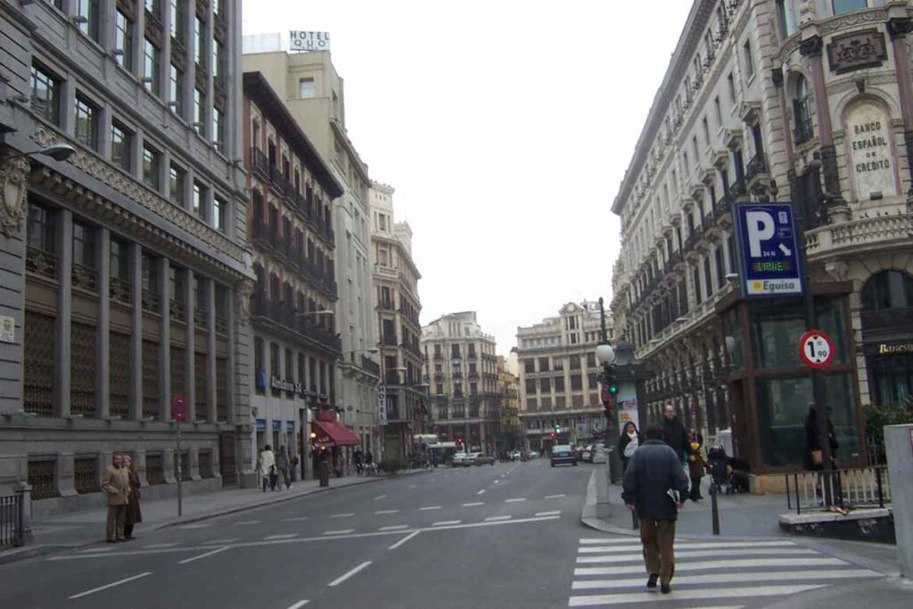 Madrid_calle_Alcala.jpg