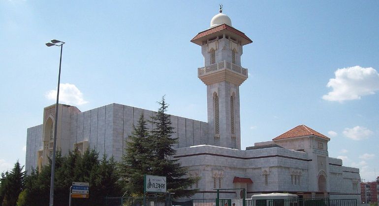 mezquita-m30-wikimedia-commons.jpg