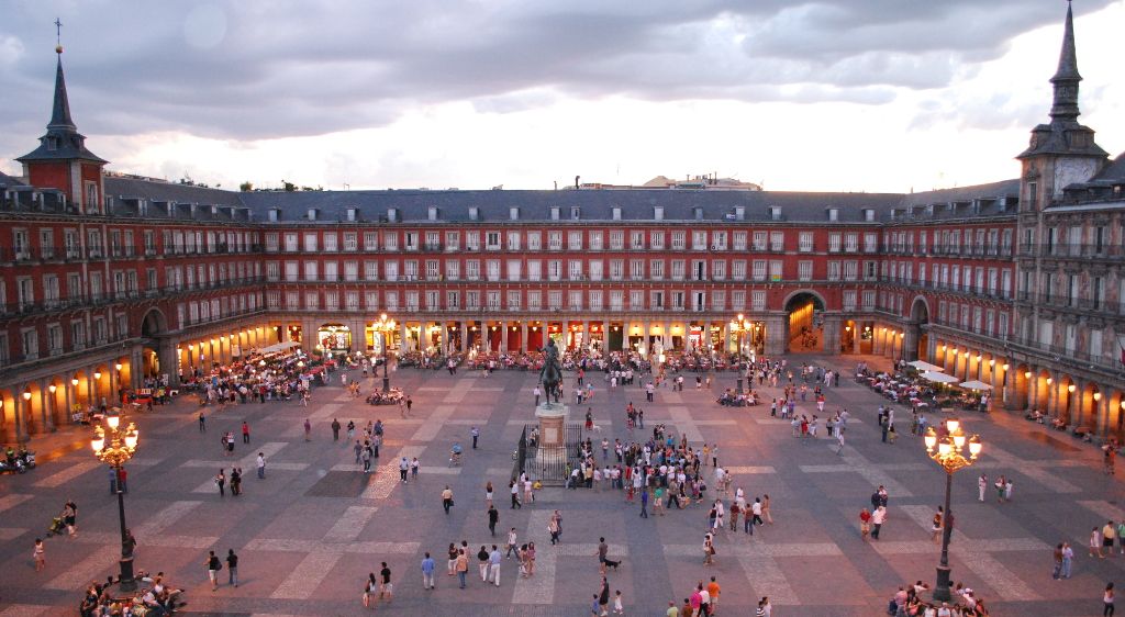 Plaza-Mayor-Madrid.jpg
