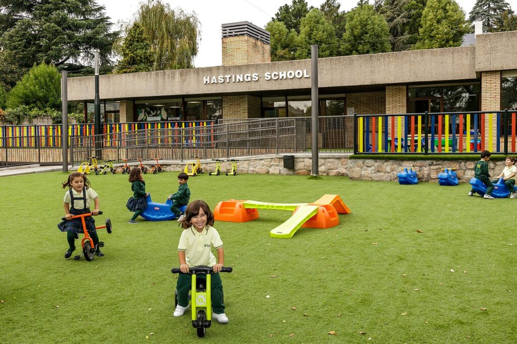 Hastings School - Ronda de Sobradiel.jpg