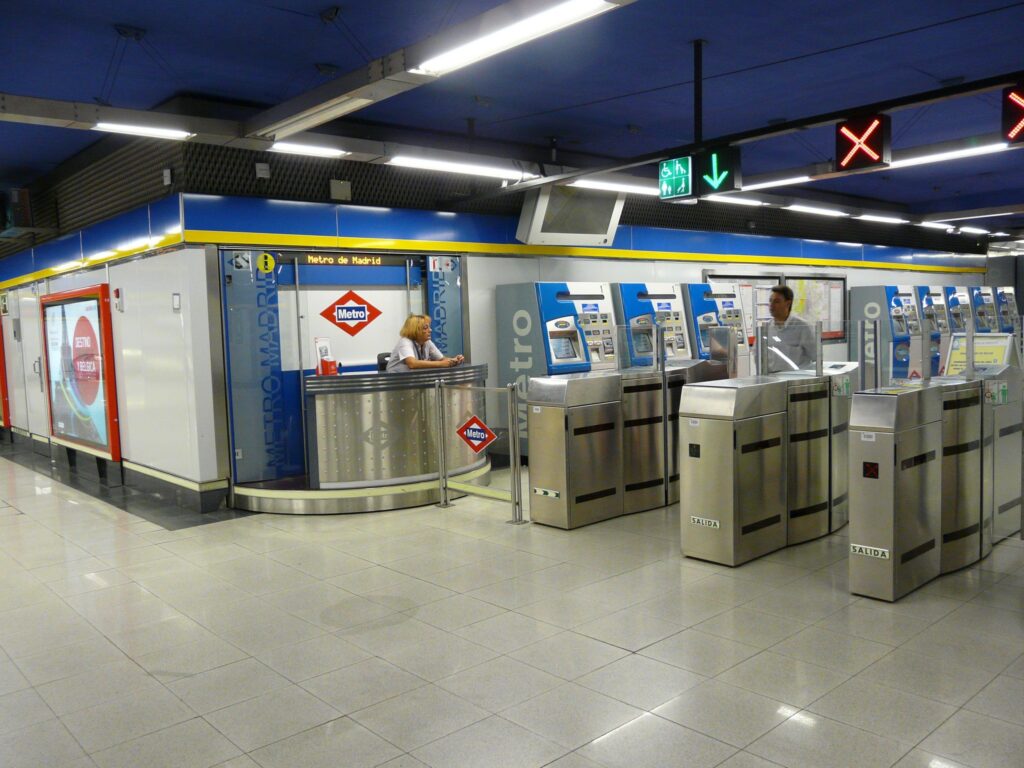 Metro 3.jpg