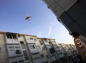 avion-sobrevolando-el-casco-urbano-de-san-fernando-de-henares.jpg