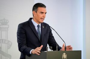 Sánchez convoca un Consejo de Ministros extraordinario y amenaza a Ayuso con decretar el estado de alarma en Madrid