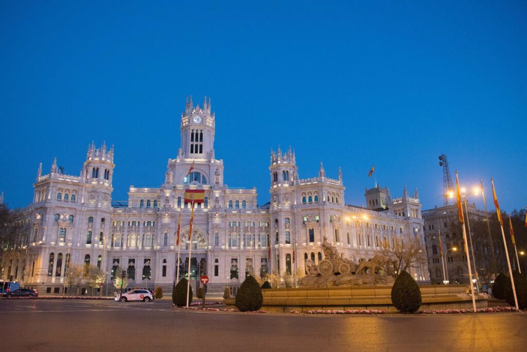 El 'sí' de Vox saca adelante el presupuesto del Ayuntamiento de Madrid de 5.066 millones de euros para 2021, un 8% más
