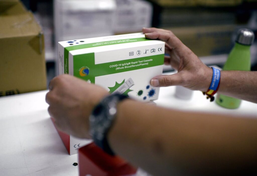 Madrid pide que residentes de zonas de alta incidencia puedan realizarse test de antígenos en farmacias