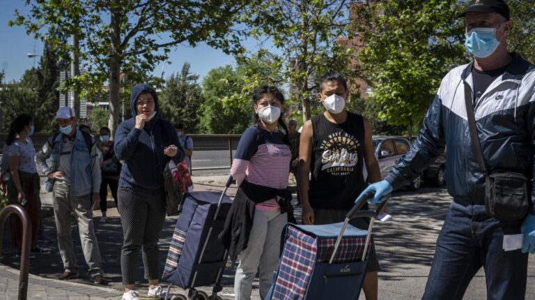 Uno de cada tres hogares en Madrid ha empobrecido con la pandemia provocada por el Covid-19, según datos del Ayuntamiento