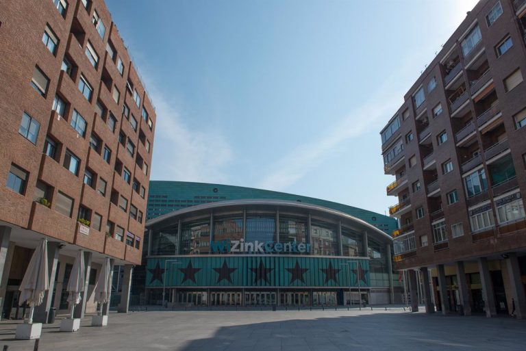 Madrid activa el dispositivo para vacunar a 4.000 personas diarias en el WiZink Center