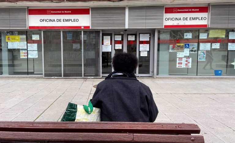 El paro cae en Madrid un 0,68% en abril, con 2.986 desempleados menos