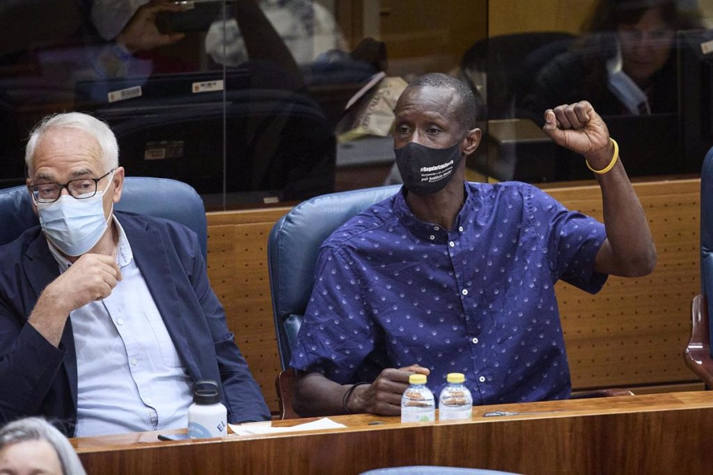 Monasterio acusó de entrar a España de forma ilegal a Mbayé, quien lamentó su "racismo"