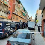 La Policía desaloja a 40 'okupas' que vivían en dos edificios de Carabanchel desde 2015