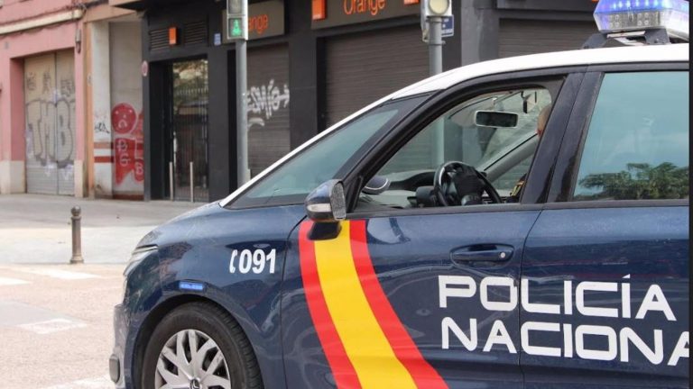 Recurso de un vehículo de la Policía Nacional - POLICÍA NACIONAL
