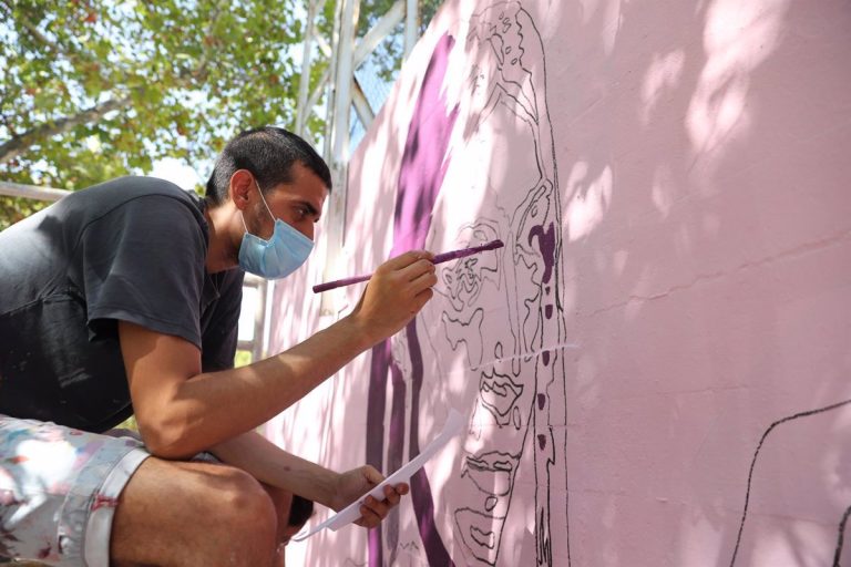 El mural feminista de Ciudad Lineal estará repuesto este fin de semana con un barniz antivandalización