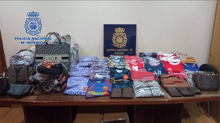 La Policía arresta a 31 personas acusadas de distribuir productos falsos en Madrid y otras 13 provincias