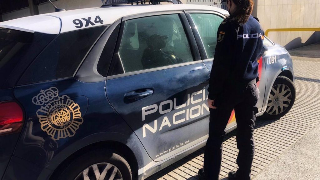 Dos jóvenes detenidos tras el desmantelamiento de un punto de droga en Hortaleza