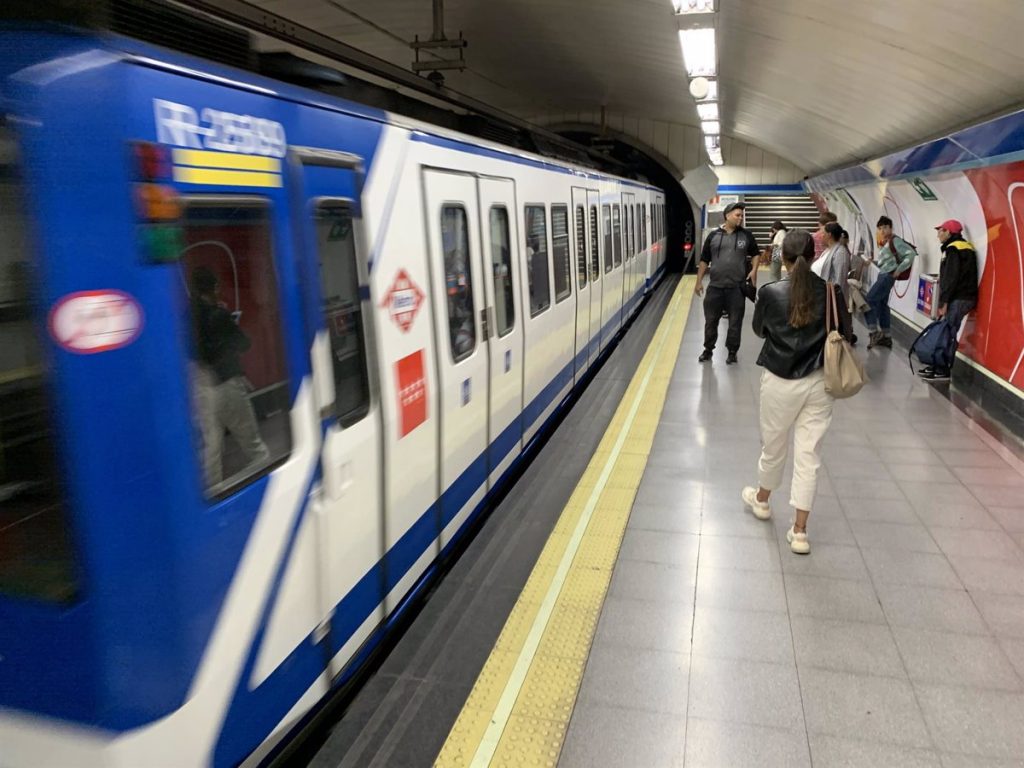 Metro de Madrid retira el 10% de los trenes en circulación por la subida de la luz