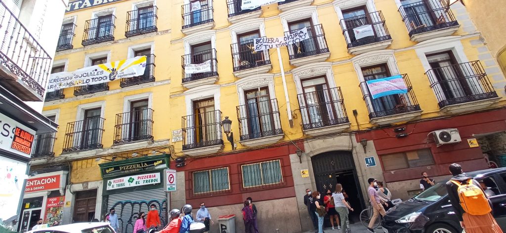 Desalojada la Oficina de Derechos Sociales de La Ingobernable, donde se ubicará un hotel de lujo