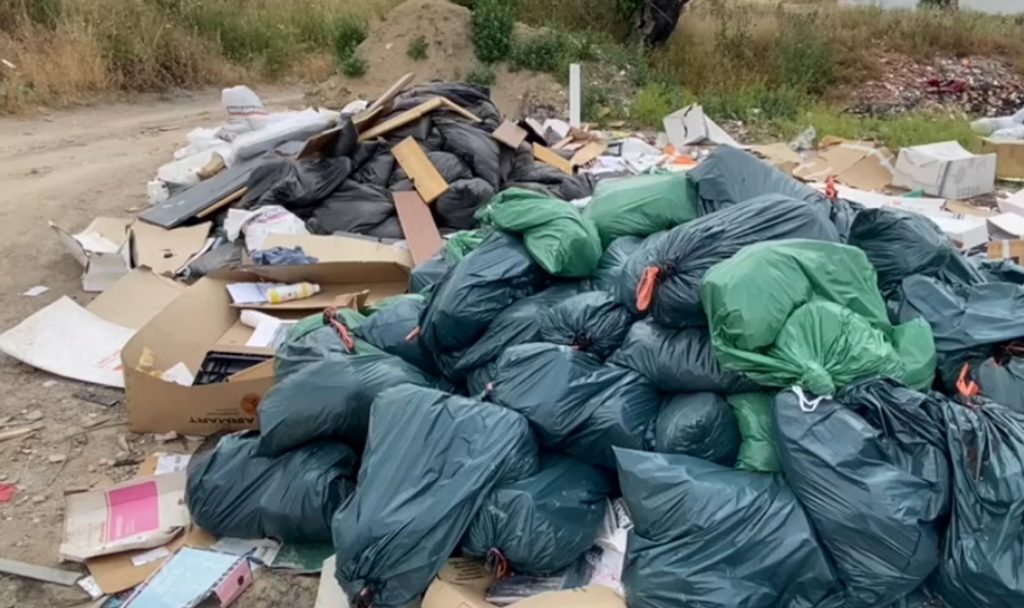 El PSOE identifica más de 20 escombreras ilegales en ocho distritos: "Es un atentado medioambiental"