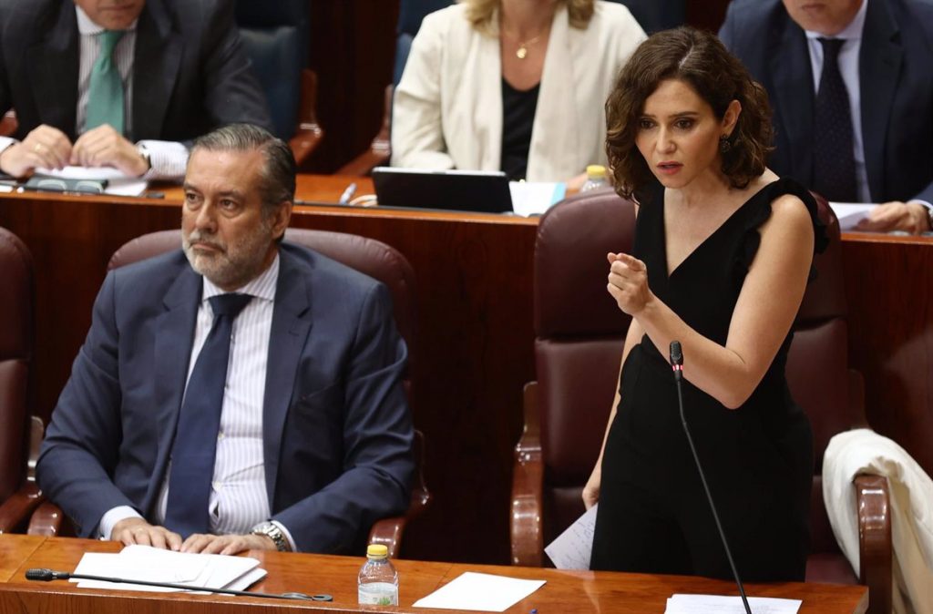 Ayuso acusa al PSOE de "enfrentar regiones" y hacer "perder los JJOO de Invierno"
