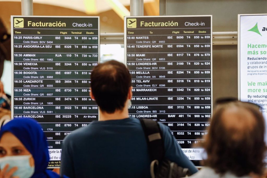 La huelga de tripulantes de cabina de Ryanair provoca 28 retrasos, seis de ellos en Barajas