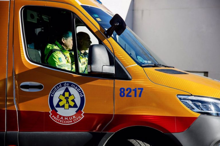 Atropellada una mujer de 57 años por un autobús y trasladada con pronóstico grave al Hospital de La Paz