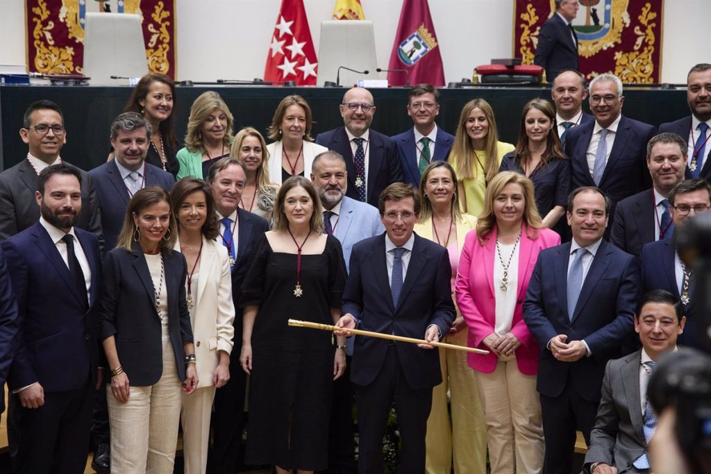 El nuevo Gobierno de Almeida: 7 áreas, 4 delegadas y una Junta paritaria