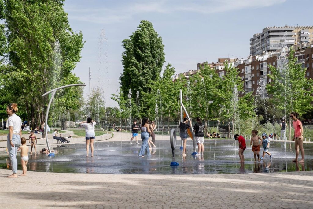 El Paseo Verde que dejará la A-5 tras su soterramiento tendrá 'playas' artificiales como Madrid Río