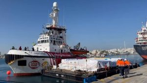 El primer barco con ayuda a Gaza, de la ONG Open Arms, zarpa de Chipre con 200 toneladas de comida