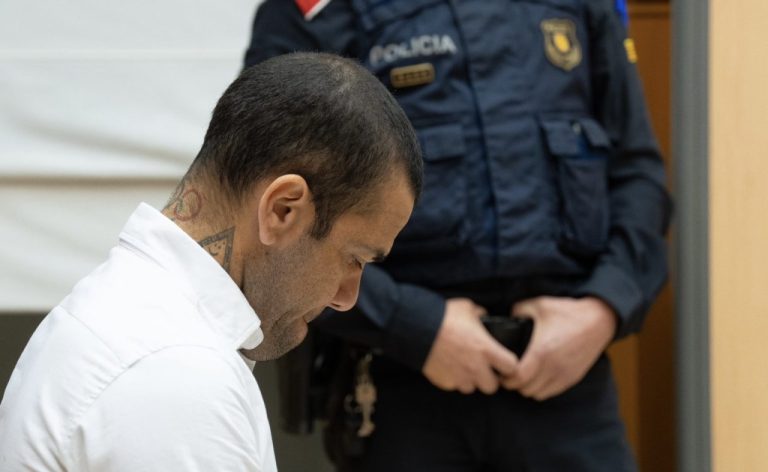 La Audiencia de Barcelona acuerda prisión eludible con fianza de un millón de euros para Dani Alves