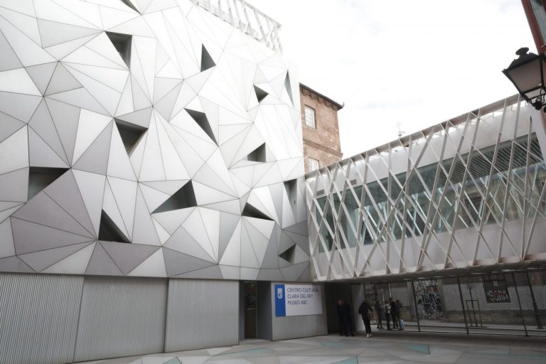 Reabre el Museo ABC con un fondo de 150.000 obras y compartiendo espacio con el Centro Cultural Clara del Rey