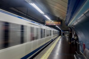 Metro de Madrid refuerza hasta el 5 de mayo el servicio en un 50% por el puente