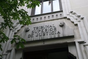 El TSJM admite la querella del novio de Ayuso contra la fiscal jefe de Madrid por revelación de secretos