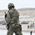 Defensa cancela permisos y vacaciones de los militares en Ceuta para evitar un nuevo asalto el 15 de agosto